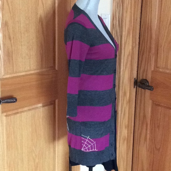 CIELO CLASSIC Botton Front Closure Cardigan. - Picture 3 of 8